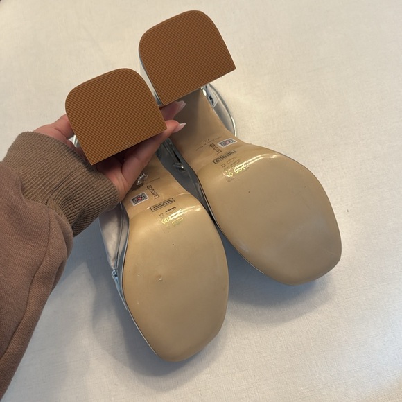 Larroudé Dolly Sandal In Silver Specchio - Picture 7 of 10